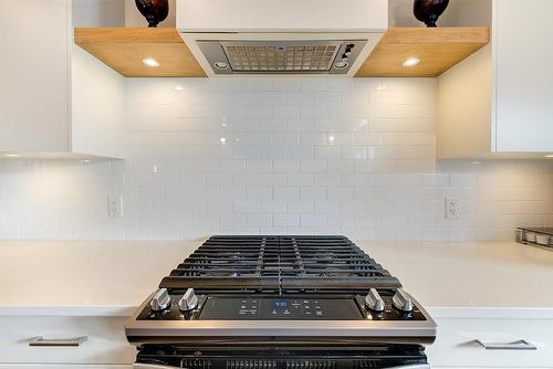 10335 Long Road, Lake Country, BC - Indoor Photo Showing Kitchen