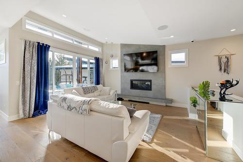 10335 Long Road, Lake Country, BC - Indoor Photo Showing Living Room With Fireplace