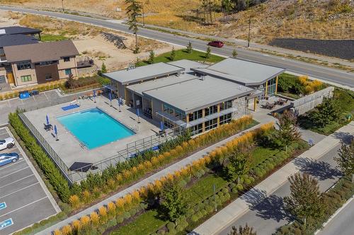 10335 Long Road, Lake Country, BC - Outdoor With In Ground Pool With View