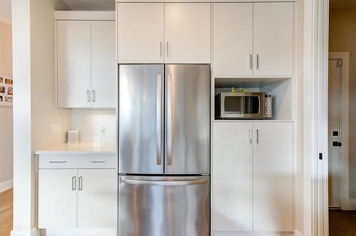 10335 Long Road, Lake Country, BC - Indoor Photo Showing Kitchen