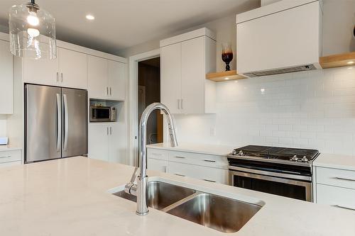 10335 Long Road, Lake Country, BC - Indoor Photo Showing Kitchen With Double Sink With Upgraded Kitchen