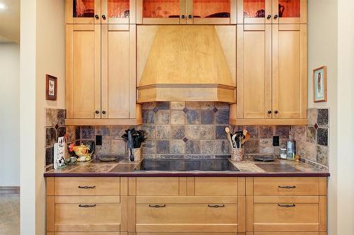 1306 Huckleberry Road, Kelowna, BC - Indoor Photo Showing Kitchen