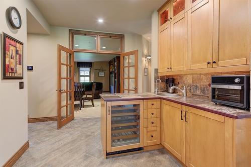 1306 Huckleberry Road, Kelowna, BC - Indoor Photo Showing Kitchen