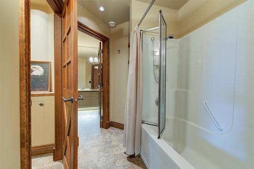 1306 Huckleberry Road, Kelowna, BC - Indoor Photo Showing Bathroom