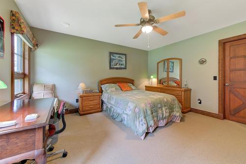 1306 Huckleberry Road, Kelowna, BC - Indoor Photo Showing Bedroom