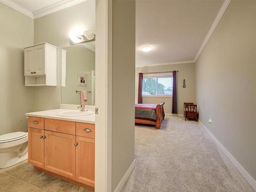 2171 Mimosa Drive, West Kelowna, BC - Indoor Photo Showing Bathroom