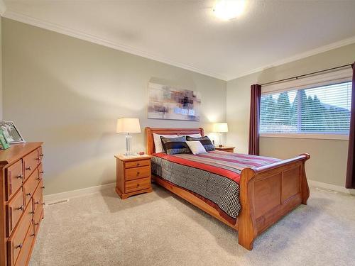 2171 Mimosa Drive, West Kelowna, BC - Indoor Photo Showing Bedroom