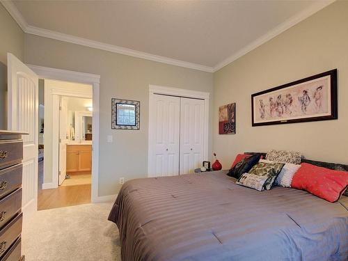 2171 Mimosa Drive, West Kelowna, BC - Indoor Photo Showing Bedroom