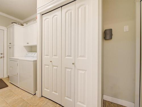 2171 Mimosa Drive, West Kelowna, BC - Indoor Photo Showing Laundry Room