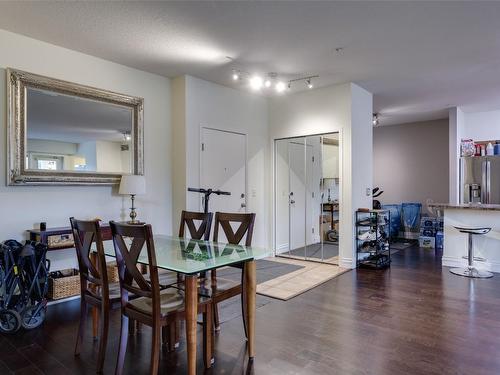 1108-3168 Via Centrale Road, Kelowna, BC - Indoor Photo Showing Dining Room