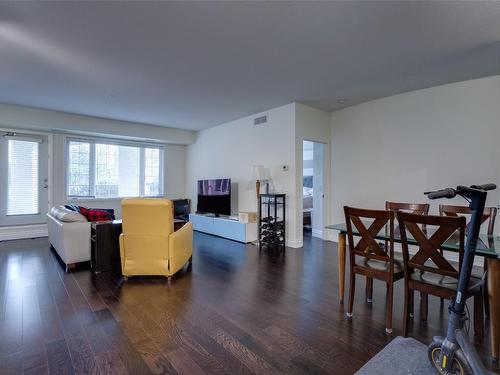 1108-3168 Via Centrale Road, Kelowna, BC - Indoor Photo Showing Living Room