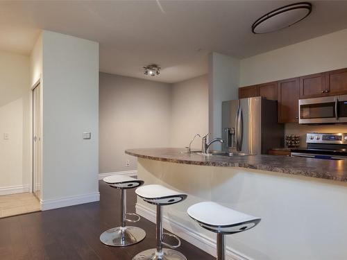 1108-3168 Via Centrale Road, Kelowna, BC - Indoor Photo Showing Kitchen With Stainless Steel Kitchen