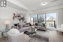 5 - 1 Hartman Avenue, Vaughan, ON  - Indoor Photo Showing Living Room 