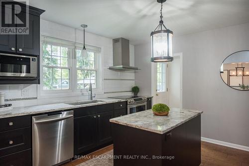 960 Glen View Avenue, Burlington, ON - Indoor Photo Showing Kitchen With Upgraded Kitchen