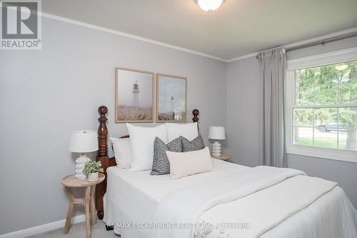 960 Glen View Avenue, Burlington, ON - Indoor Photo Showing Bedroom