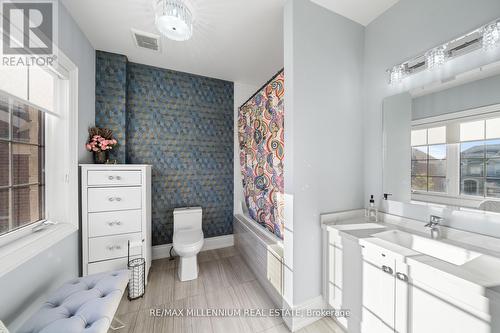 7 Castle Mountain Court, King (Nobleton), ON - Indoor Photo Showing Bathroom