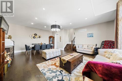 7 Castle Mountain Court, King (Nobleton), ON - Indoor Photo Showing Living Room