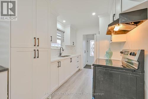 8 Gulliver Crescent, Brampton, ON - Indoor Photo Showing Kitchen With Double Sink