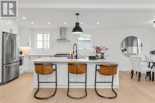 2176 Fairchild Boulevard, Burlington, ON - Indoor Photo Showing Kitchen With Upgraded Kitchen
