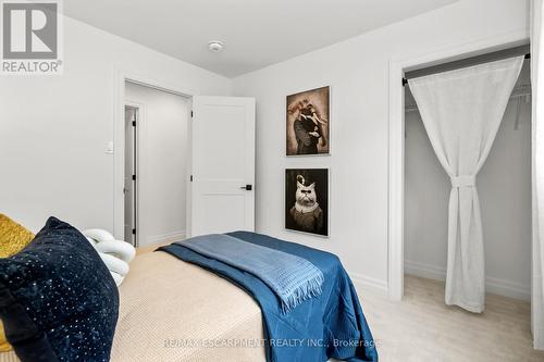 2176 Fairchild Boulevard, Burlington, ON - Indoor Photo Showing Bedroom
