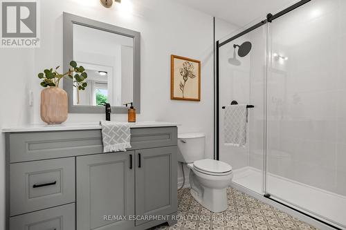2176 Fairchild Boulevard, Burlington, ON - Indoor Photo Showing Bathroom