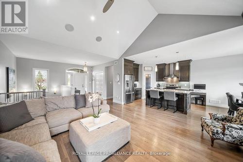 7536 Highway 62, Belleville, ON - Indoor Photo Showing Living Room