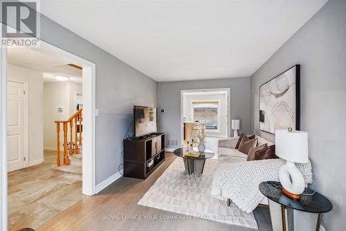 16 Grasett Crescent, Barrie (West Bayfield), ON - Indoor Photo Showing Living Room