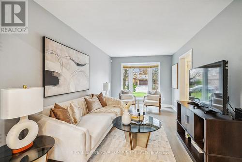 16 Grasett Crescent, Barrie (West Bayfield), ON - Indoor Photo Showing Living Room