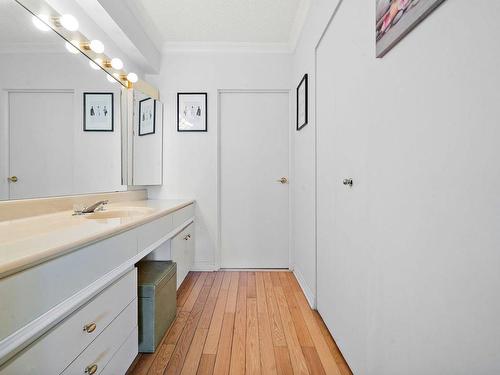 Salle de bains attenante Ã  la CCP - F-2-5955 Av. Wilderton, Montréal (Côte-Des-Neiges/Notre-Dame-De-Grâce), QC - Indoor Photo Showing Bathroom