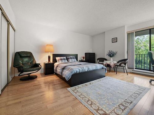 Chambre Ã Â coucher - F-2-5955 Av. Wilderton, Montréal (Côte-Des-Neiges/Notre-Dame-De-Grâce), QC - Indoor Photo Showing Bedroom