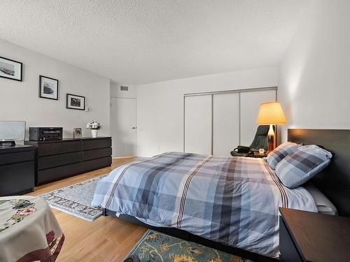 Chambre Ã Â coucher - F-2-5955 Av. Wilderton, Montréal (Côte-Des-Neiges/Notre-Dame-De-Grâce), QC - Indoor Photo Showing Bedroom