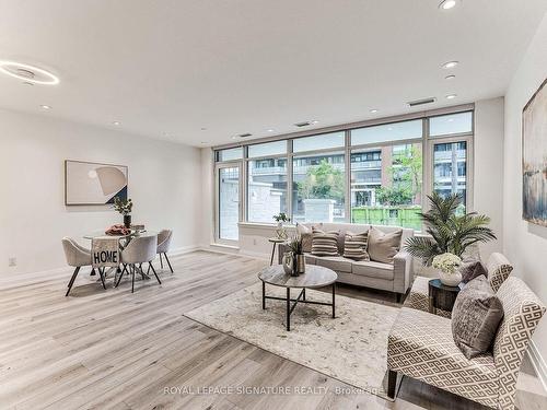 Th105-75 Canterbury Pl, Toronto, ON - Indoor Photo Showing Living Room