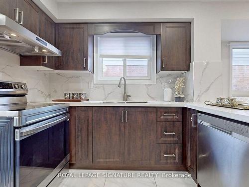 4567 Donegal Dr, Mississauga, ON - Indoor Photo Showing Kitchen
