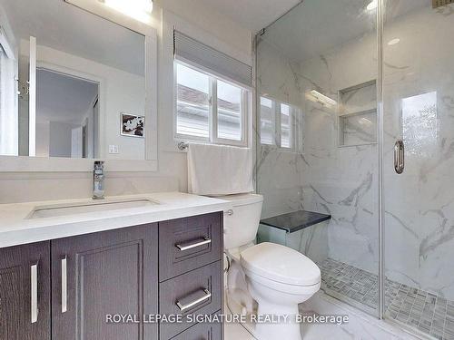 4567 Donegal Dr, Mississauga, ON - Indoor Photo Showing Bathroom