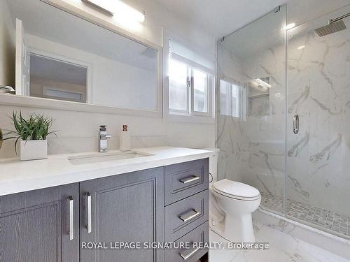4567 Donegal Dr, Mississauga, ON - Indoor Photo Showing Bathroom