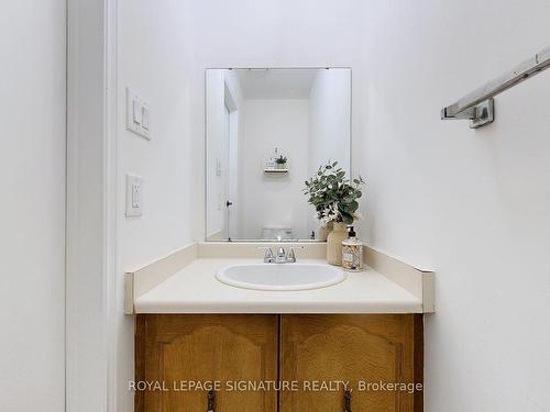 1097 Ibis Crt, Mississauga, ON - Indoor Photo Showing Bathroom