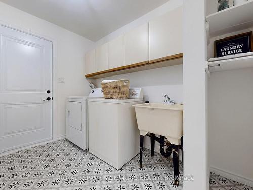 1097 Ibis Crt, Mississauga, ON - Indoor Photo Showing Laundry Room