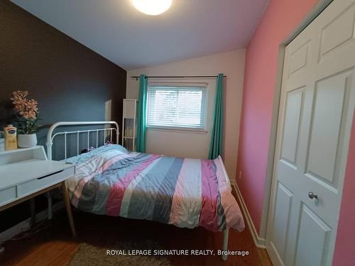 1306 Ludbrook Crt, Mississauga, ON - Indoor Photo Showing Bedroom