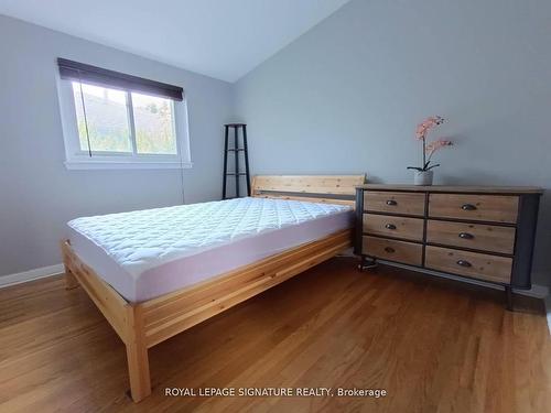 1306 Ludbrook Crt, Mississauga, ON - Indoor Photo Showing Bedroom