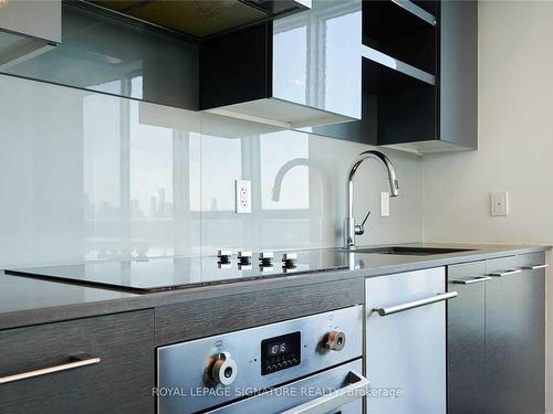 Ph19-1030 King St W, Toronto, ON - Indoor Photo Showing Kitchen With Upgraded Kitchen