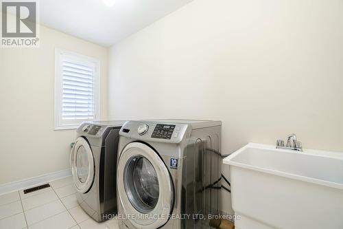 7163 Wrigley Court, Mississauga, ON - Indoor Photo Showing Laundry Room