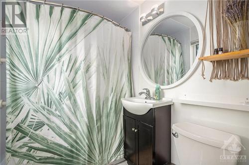 Full Bath - 1256 Terrebonne Drive, Ottawa, ON - Indoor Photo Showing Bathroom