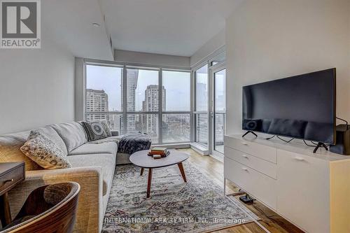 1903 - 88 Cumberland Street N, Toronto (Annex), ON - Indoor Photo Showing Living Room