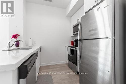 519 - 460 Dundas Street E, Hamilton, ON - Indoor Photo Showing Kitchen