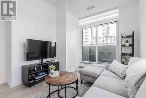 519 - 460 Dundas Street E, Hamilton (Waterdown), ON - Indoor Photo Showing Living Room