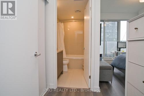 1905 - 125 Blue Jays Way, Toronto, ON - Indoor Photo Showing Bathroom