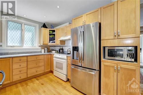 93 Boyce Avenue, Ottawa, ON - Indoor Photo Showing Kitchen