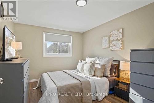 290 Brighton Court, Oshawa, ON - Indoor Photo Showing Bedroom