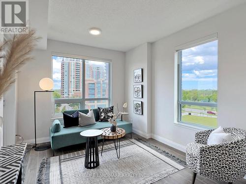 528 - 25 Water Walk Drive, Markham, ON - Indoor Photo Showing Living Room