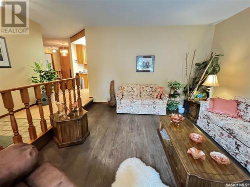 721 Jasper Street, Maple Creek, SK - Indoor Photo Showing Living Room